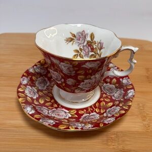 Royal Albert “Balmoral” Teacup & Saucer • Merrie England Series 🌹✨ Red & Gold